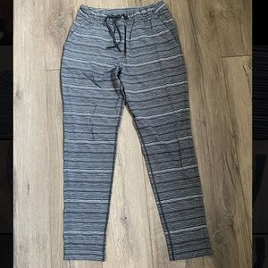 Lululemon pants size 4